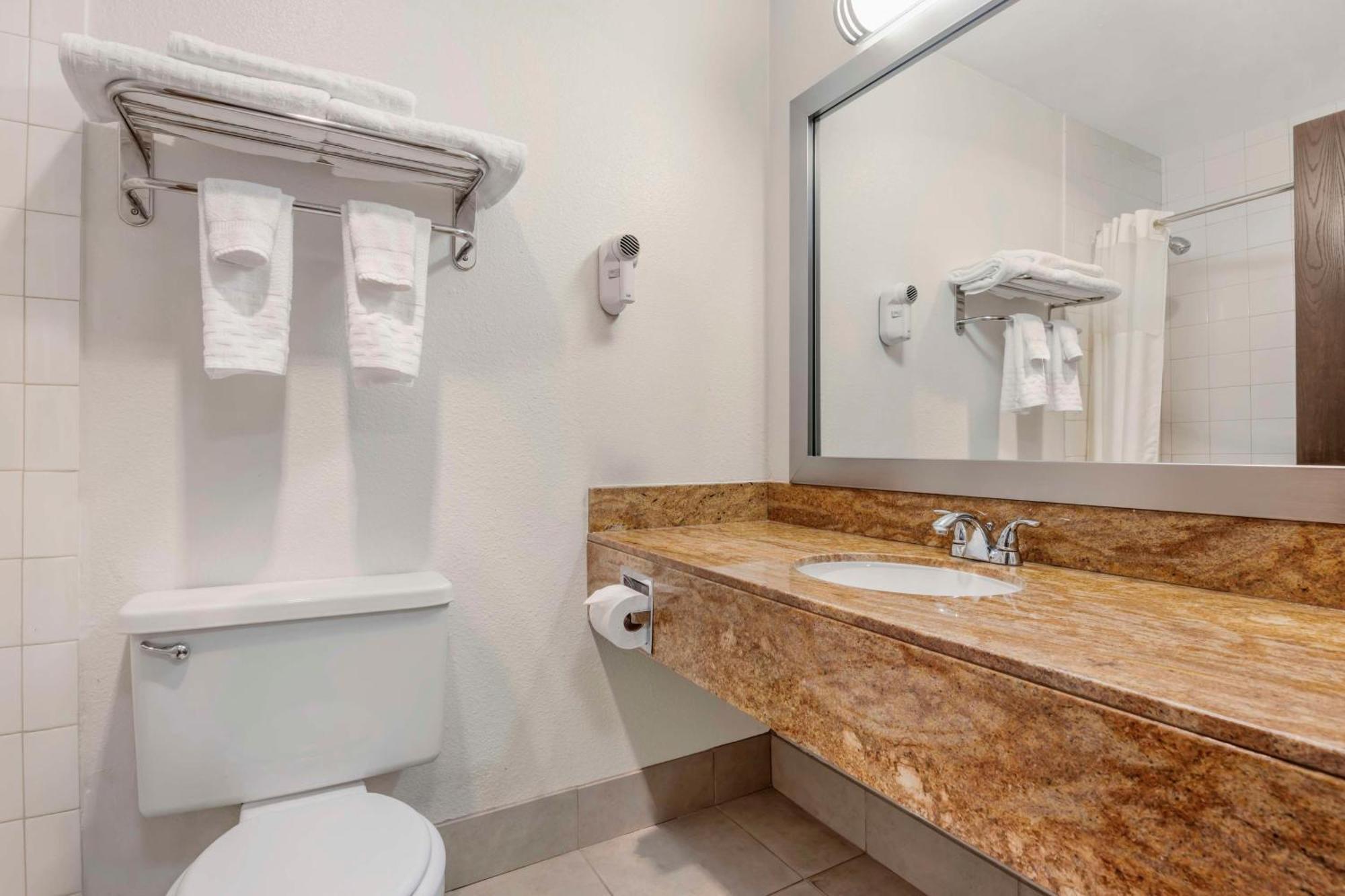 Best Western Aladdin Inn Келсо Экстерьер фото